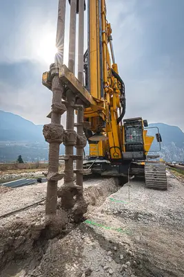 Dam sealing with an RG 18 S from RTG Rammtechnik GmbH in South Tyrol, Austria